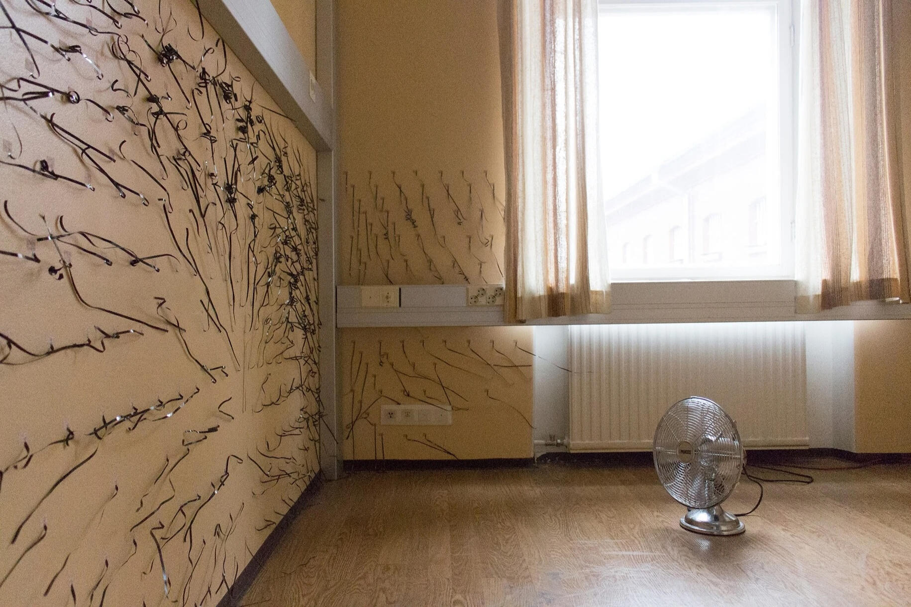 Sanelukone at VALTIO+, Installaatio Valtio+ -näyttelyssä Turun vanhassa lääninvankilassa Kakolanmäellä 11.7. - 31.7.2015